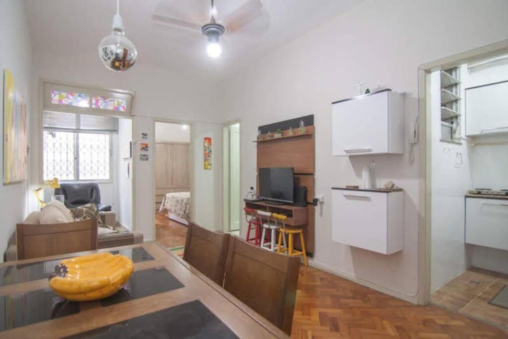 Apartamento Charmoso Na Praia De Copacabana Рио де Жанейро Екстериор снимка